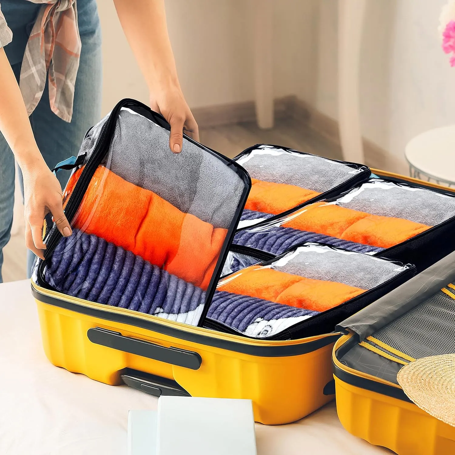 6 Pieces Large Clear Travel Packing Cube Clear Vinyl Zippered Storage Bags See Through Moving Bag PVC Multipurpose Pouch with Handle for Suitcase Shirts Dress Storage (Black, 15.8 x 10.2 x 3.9 Inch)