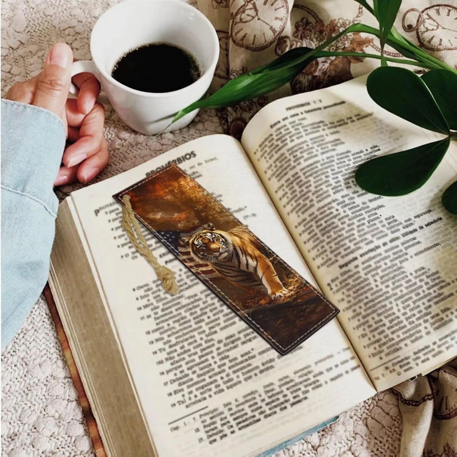 American Flag Tiger Print Bible Case Bible Bag 3 Piece Bible Carrying Case for Women Leather Bookmark Stylish Large Bible Covers