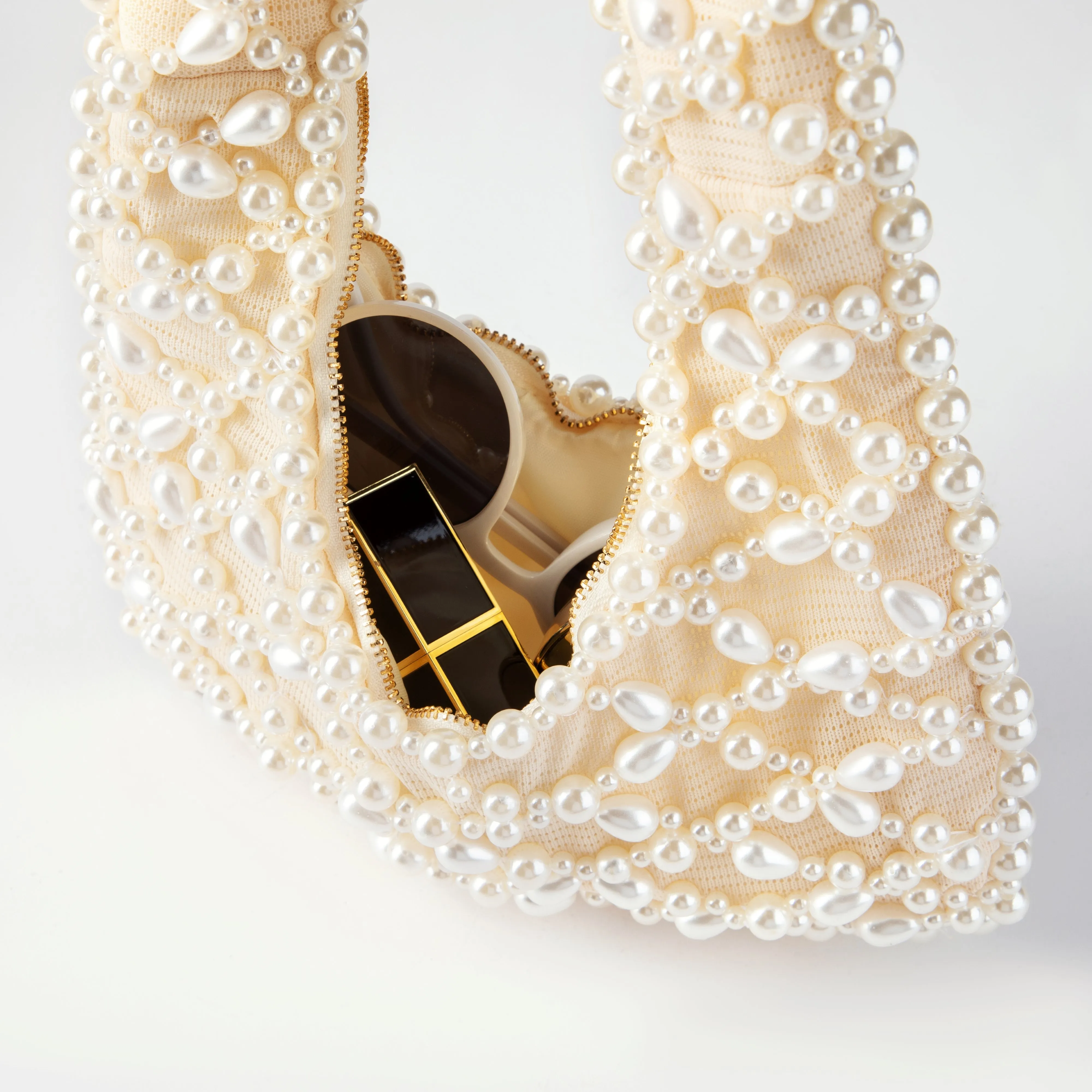 Artisanal Pearl Clutch M