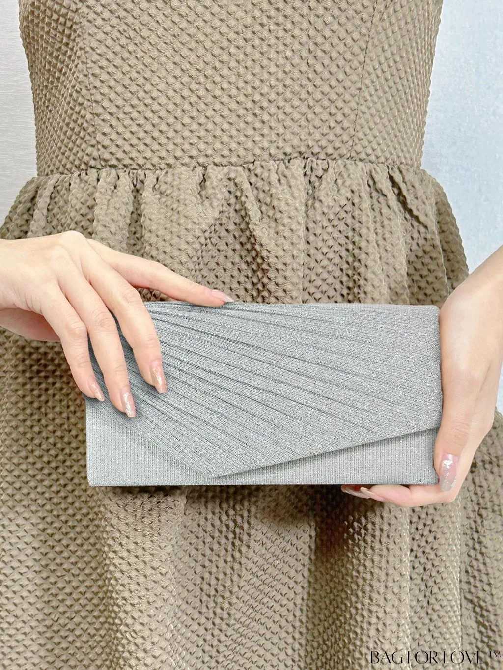 BagForLove - Compact Glitter Envelope Bag with Elegant Pleated Accent