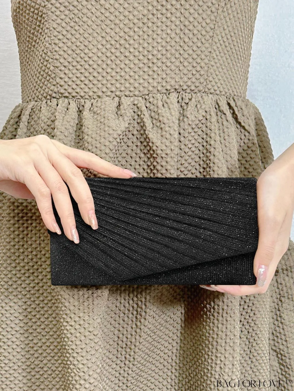 BagForLove - Compact Glitter Envelope Bag with Elegant Pleated Accent