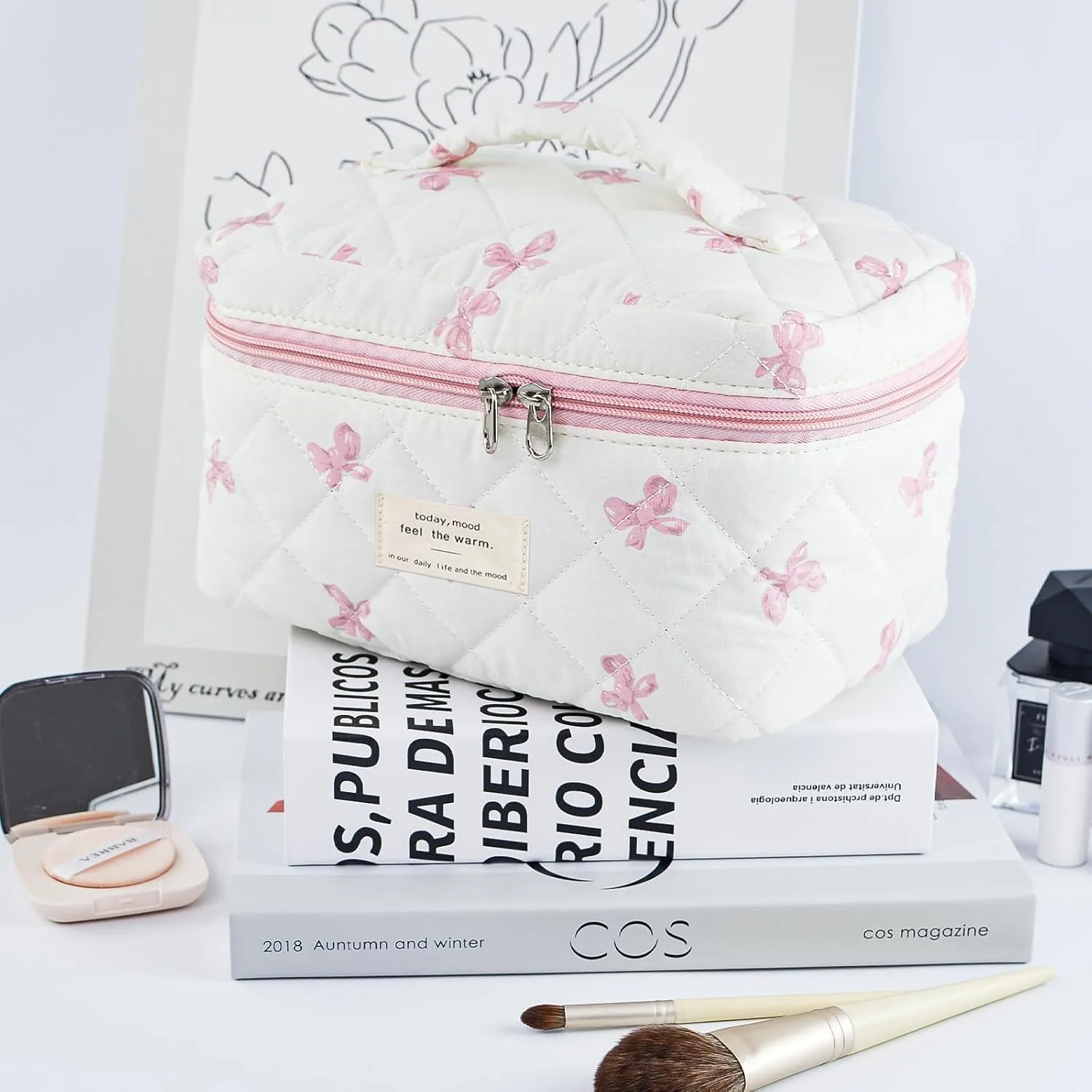 Bow Makeup Bag Organizer, Travel Makeup Bags for Women, Quilted Cosmetic Bag for Women, Large Travel Toiletry Bag, Cute Makeup Bags for Teen Girls, Cute Toiletry Bag Organizer
