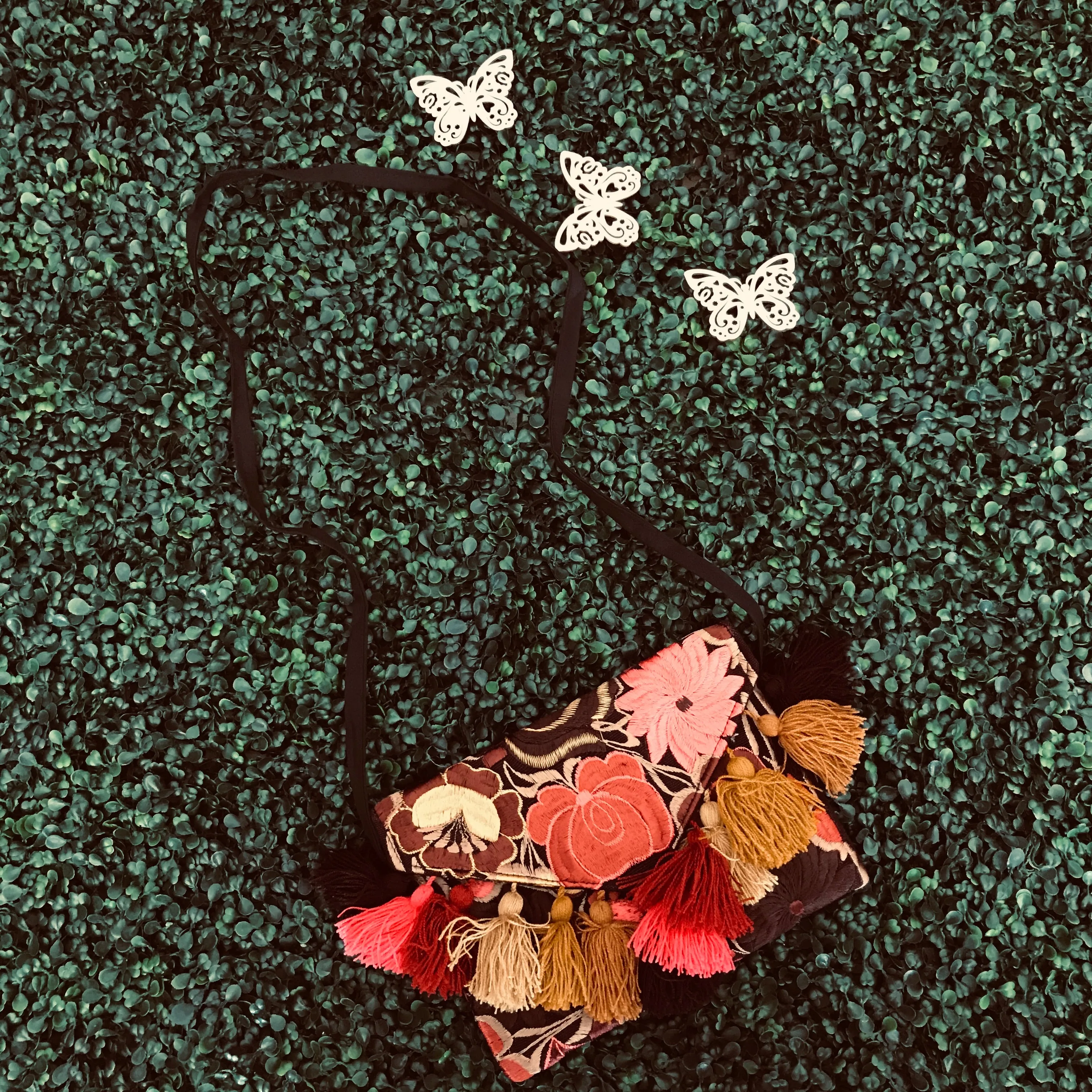 Embroidered Clutch / Crossbody
