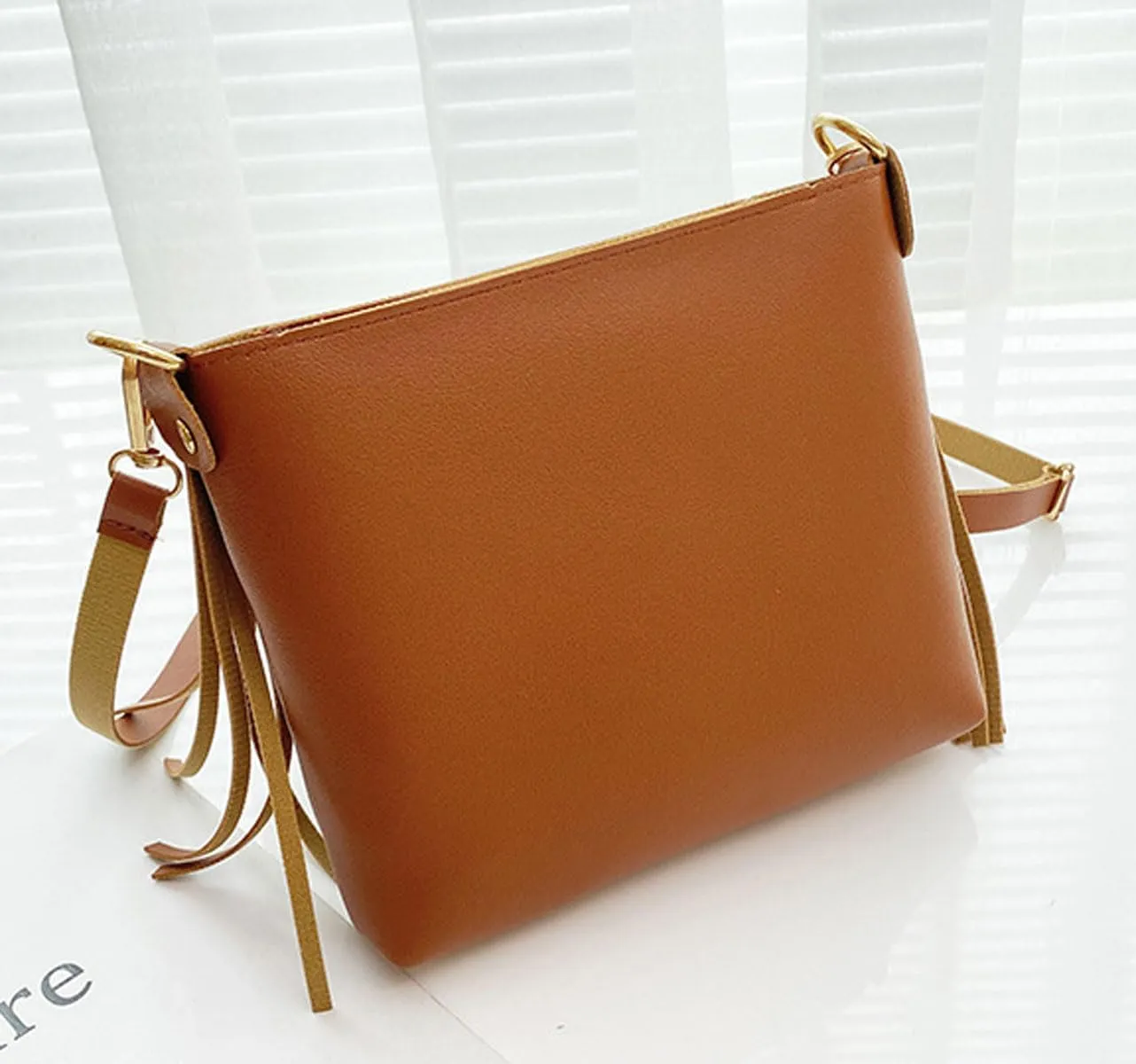 Fringe Crossbody Shoulder Bag Faux Leather Messenger Purse Western Cowgirl Tassel Handbags for Women, Brown