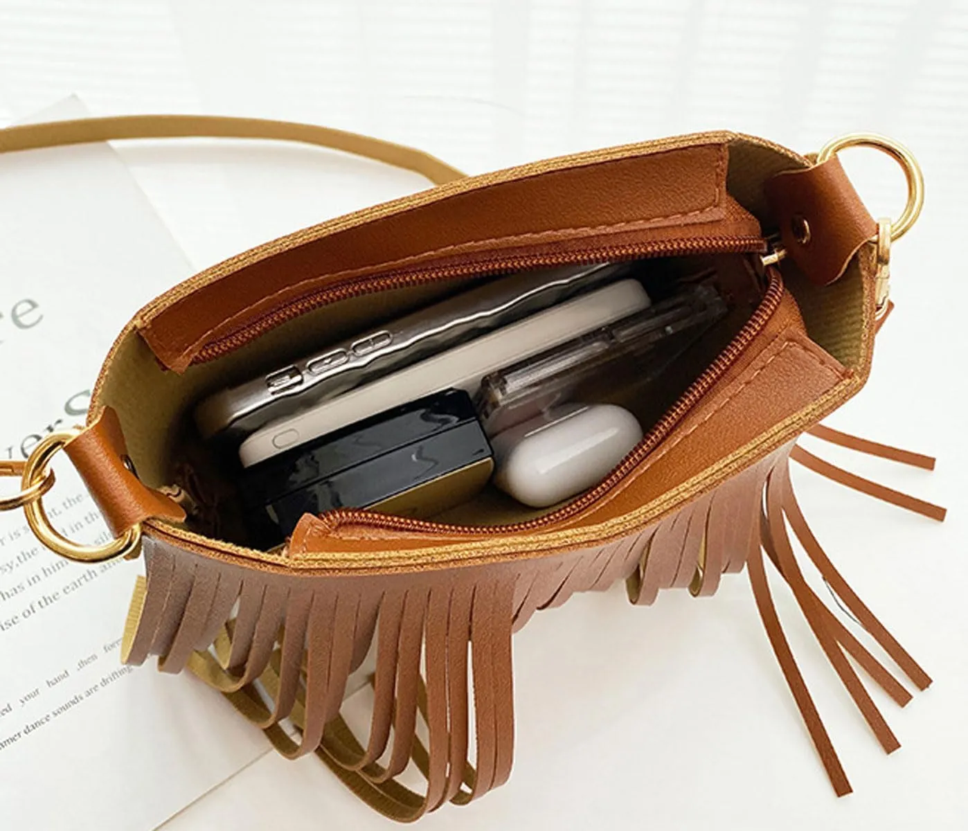 Fringe Crossbody Shoulder Bag Faux Leather Messenger Purse Western Cowgirl Tassel Handbags for Women, Wine