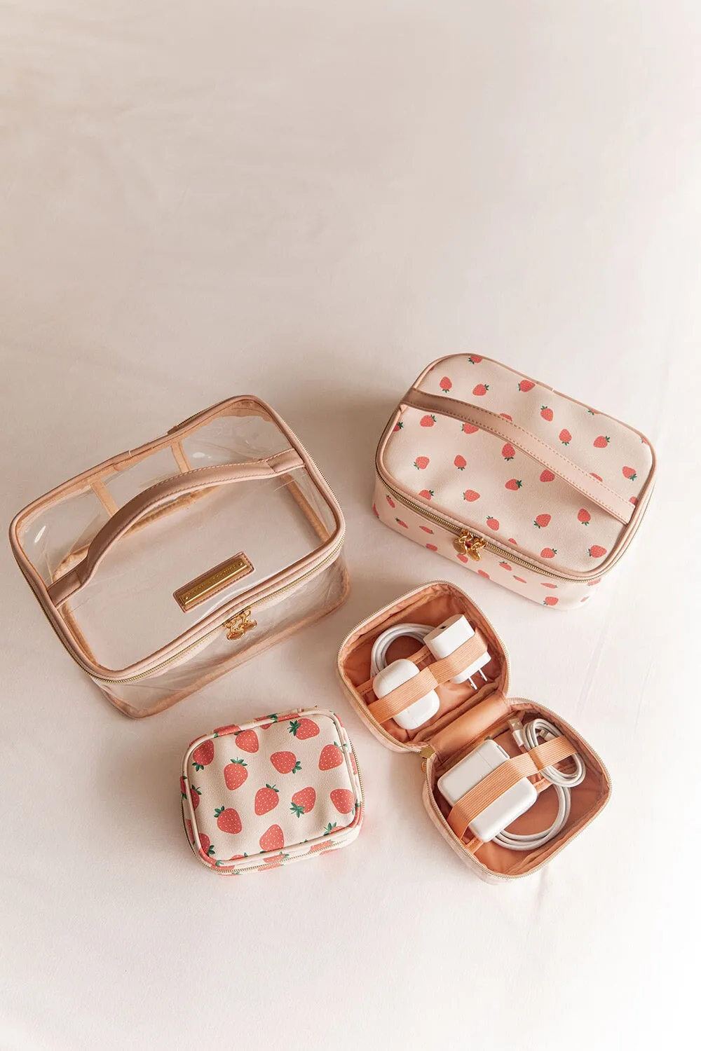 Getaway Cosmetic Set Mini Strawberry Print