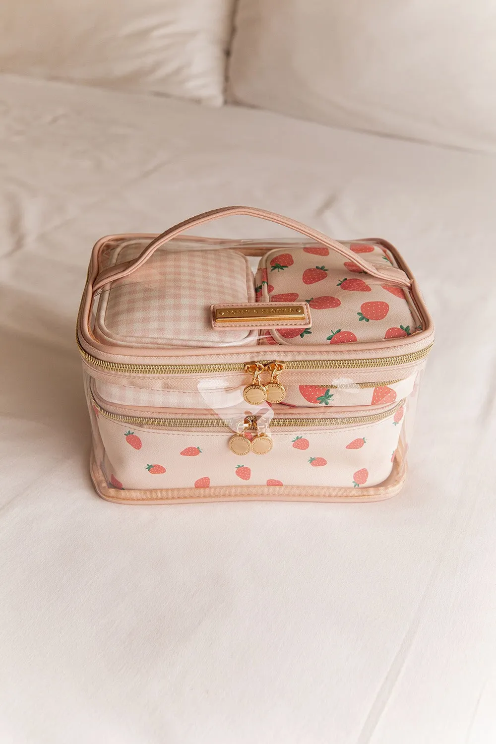 Getaway Cosmetic Set Mini Strawberry Print