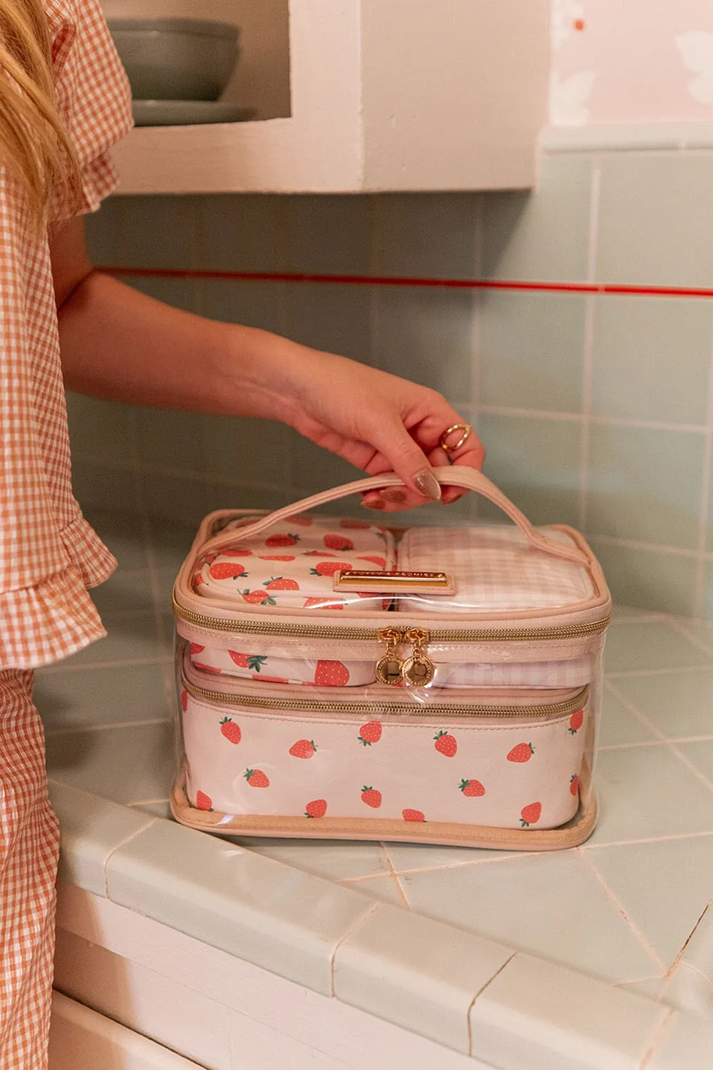 Getaway Cosmetic Set Mini Strawberry Print