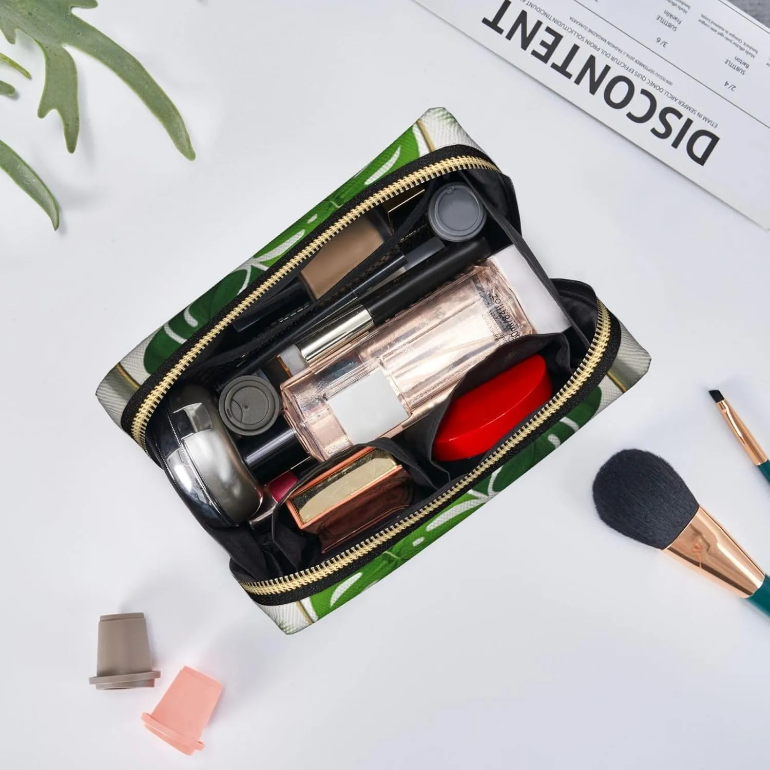 Green Tropical Jungle Plant Printed Small Makeup Bag,Travel Cosmetic Bag Purse with Zipper,Water-resistant Makeup Organizer Bag for Women