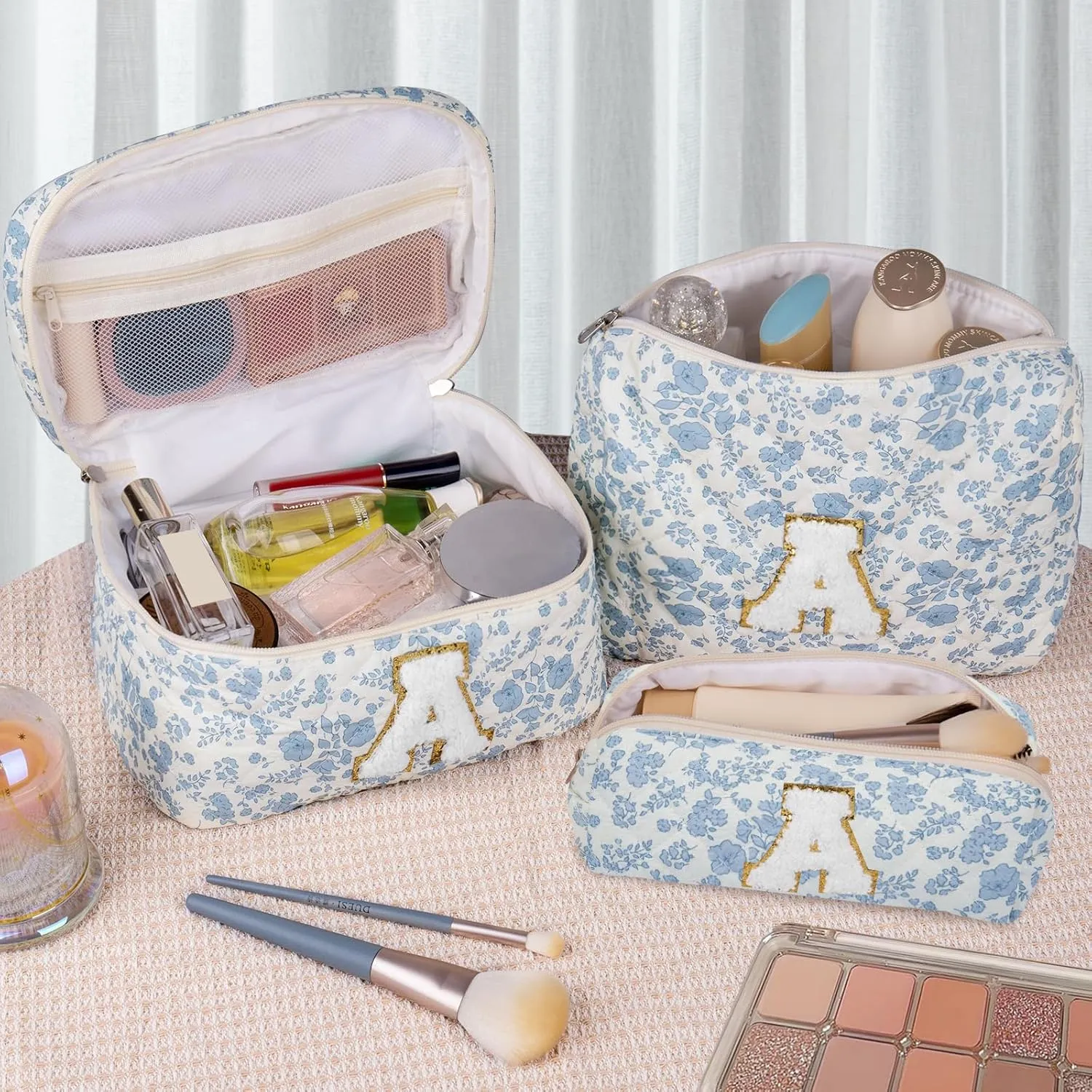Initial Makeup Bag Set, Personalized Quilted Makeup Bag, Large Floral Cosmetic Bag for Women, Cute Cotton Custom Make up Bags, Flower Travel Toiletry Bag Teen Girl Gift Blue Flower A