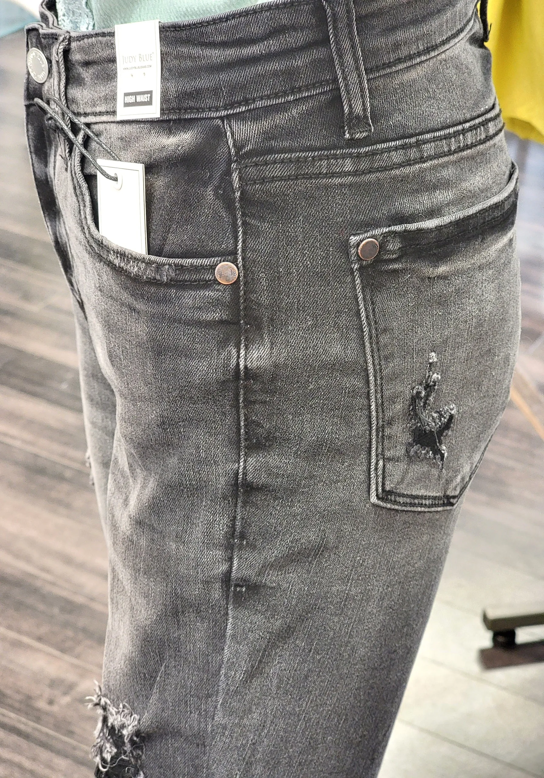 Judy Blue Black Washed Capris