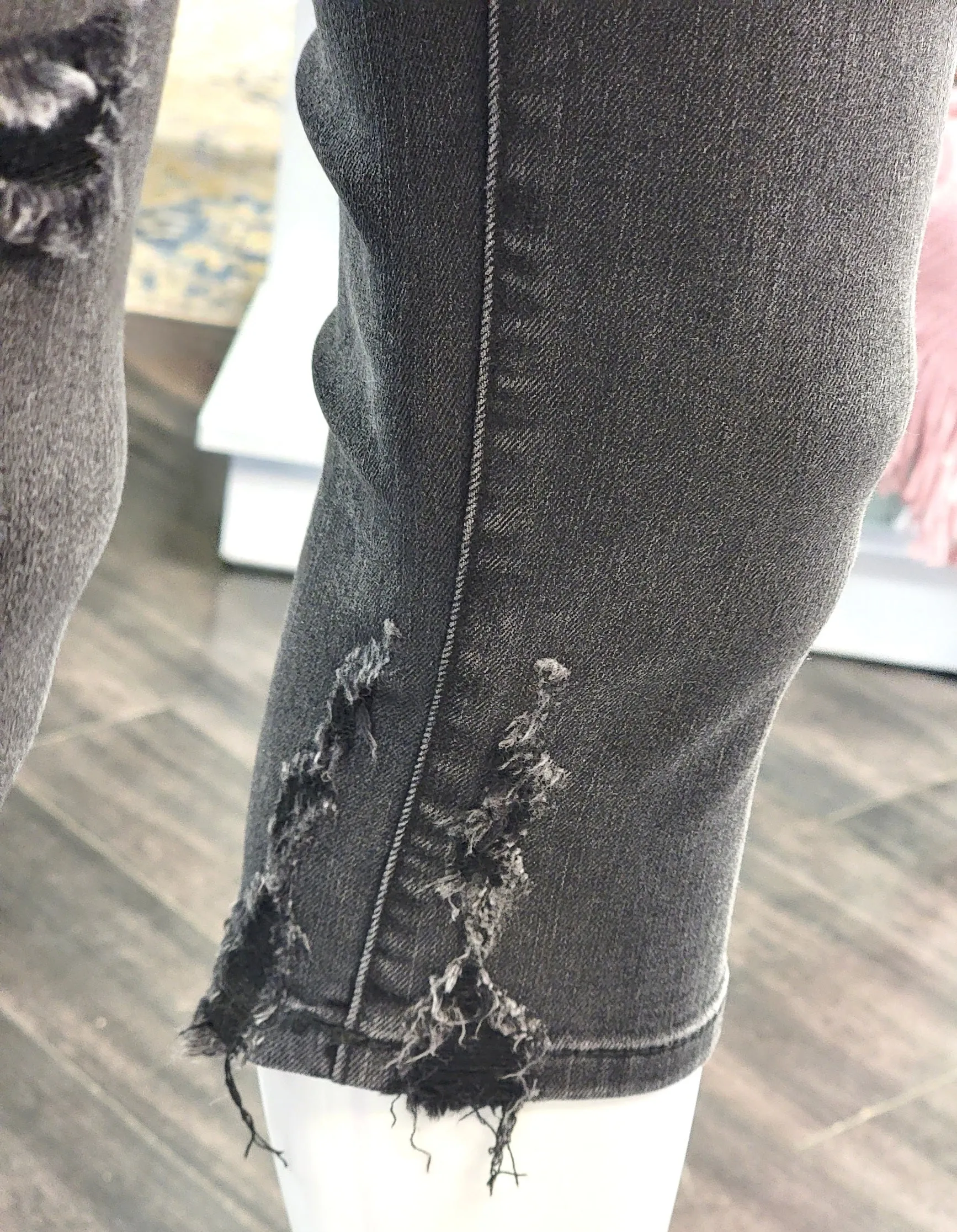 Judy Blue Black Washed Capris