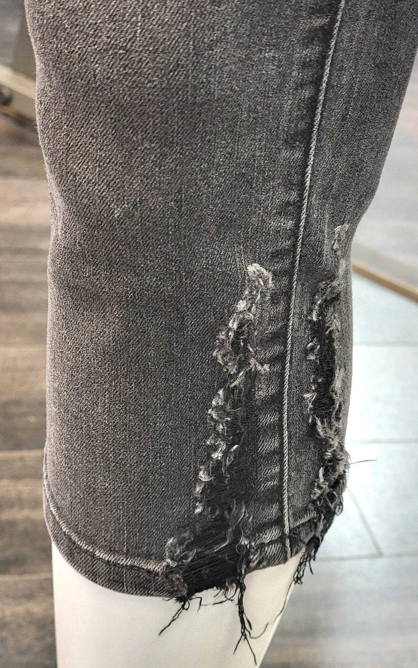 Judy Blue Black Washed Capris