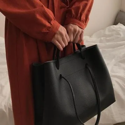 Large-capacity handbag