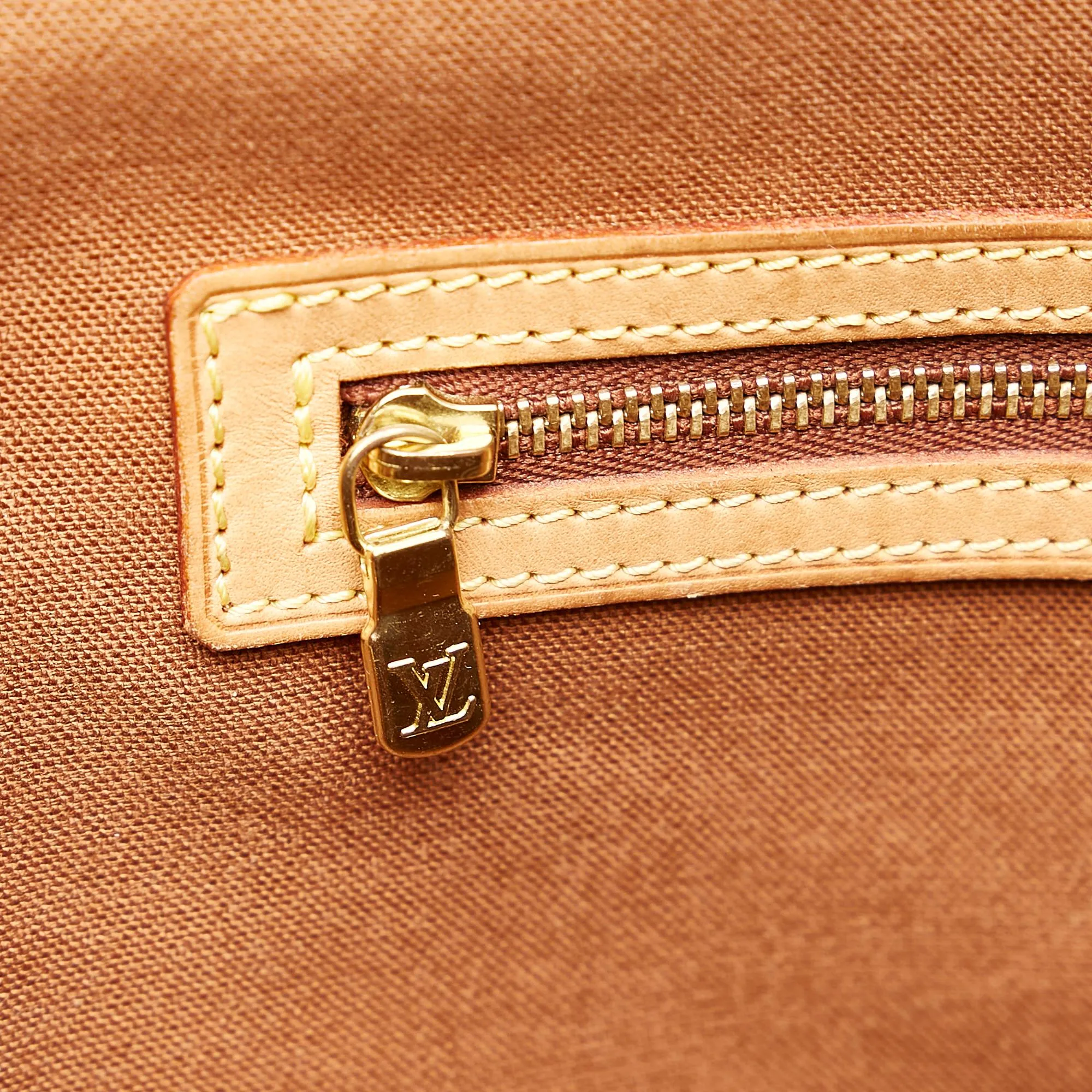 Louis Vuitton Monogram Abbesses (SHG-28635)