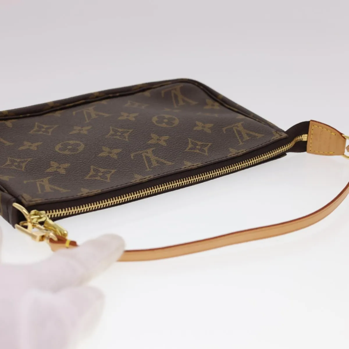 Louis Vuitton Pochette Accessoires  Canvas Clutch Bag