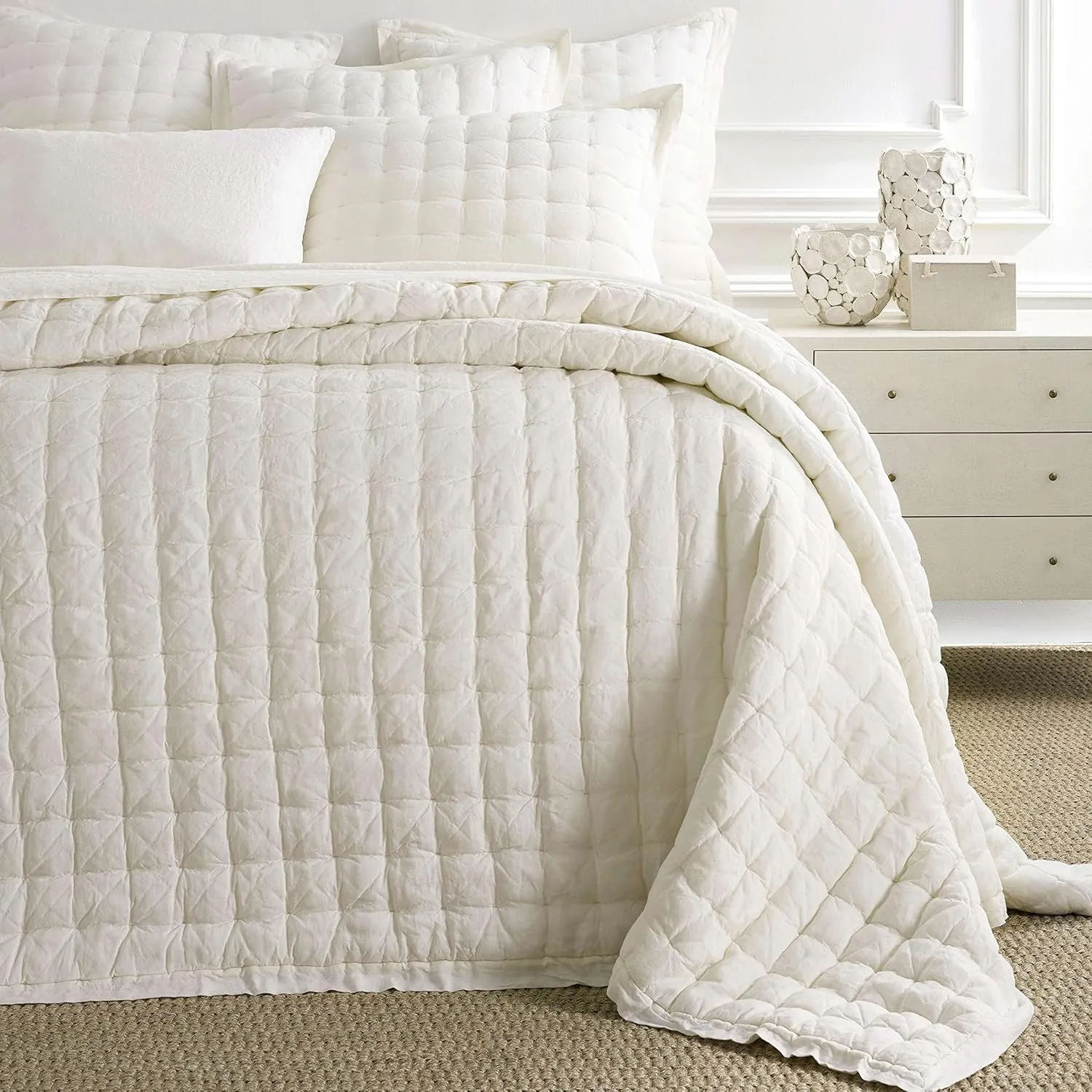 Lush Linen Ivory Puff Quilt, King Size, Ivory Solid Pattern