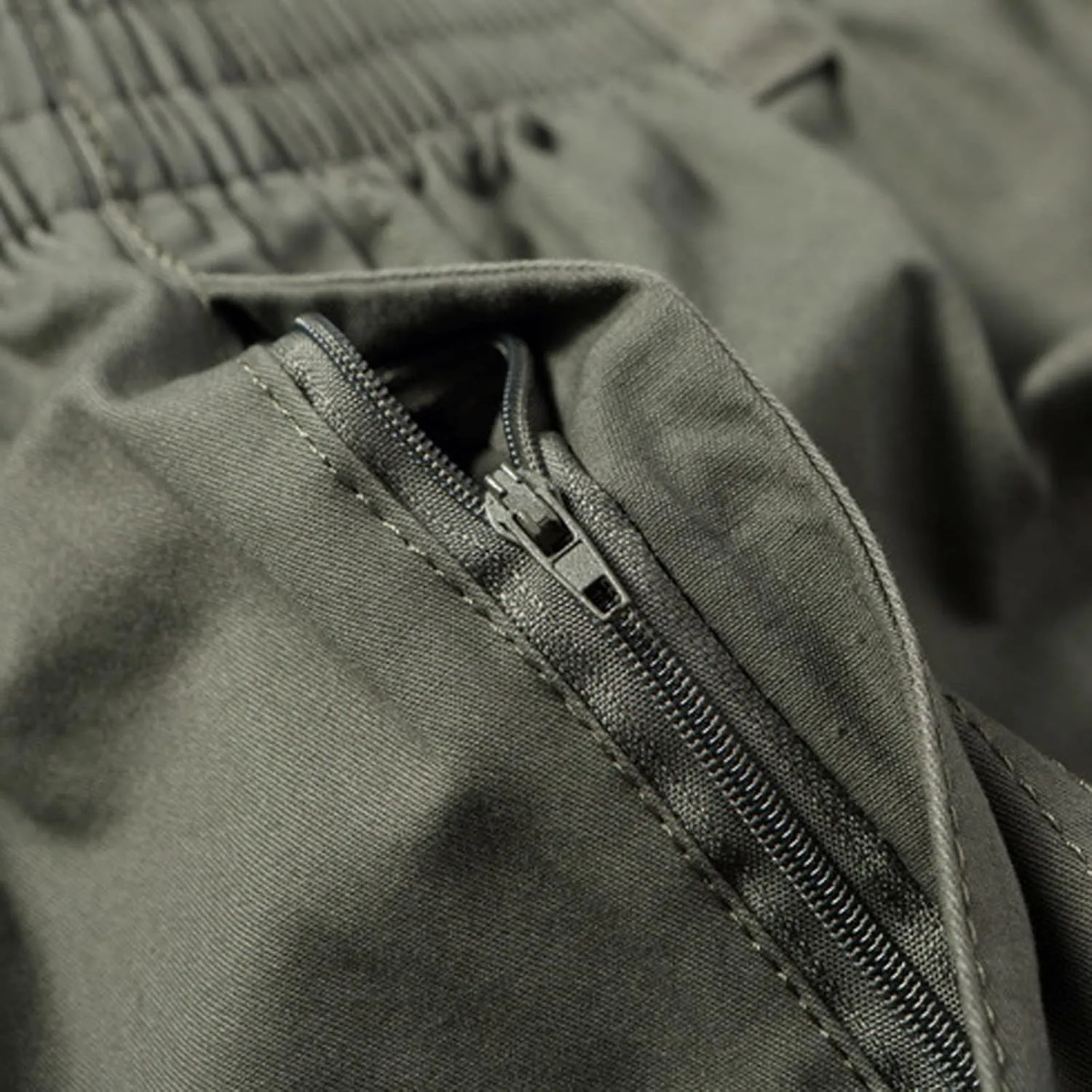 Mens Summer Shorts Loose Fit Cotton Elastic Waist Multi Pockets Cargo Shorts Fashion Outdoor Solid Beach Shorts