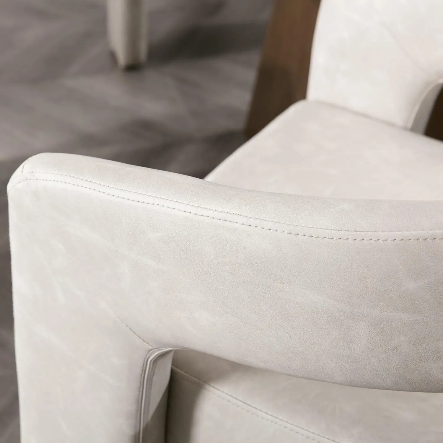 Modern Dining Chair, Faux Leather Upholstered Barrel Kitchen Chair, Round Dining Chairs with Wooden Legs, Assembled Accent Armchairs for Dining Room/Living Room/Bedroom/Side, Pebble Grey