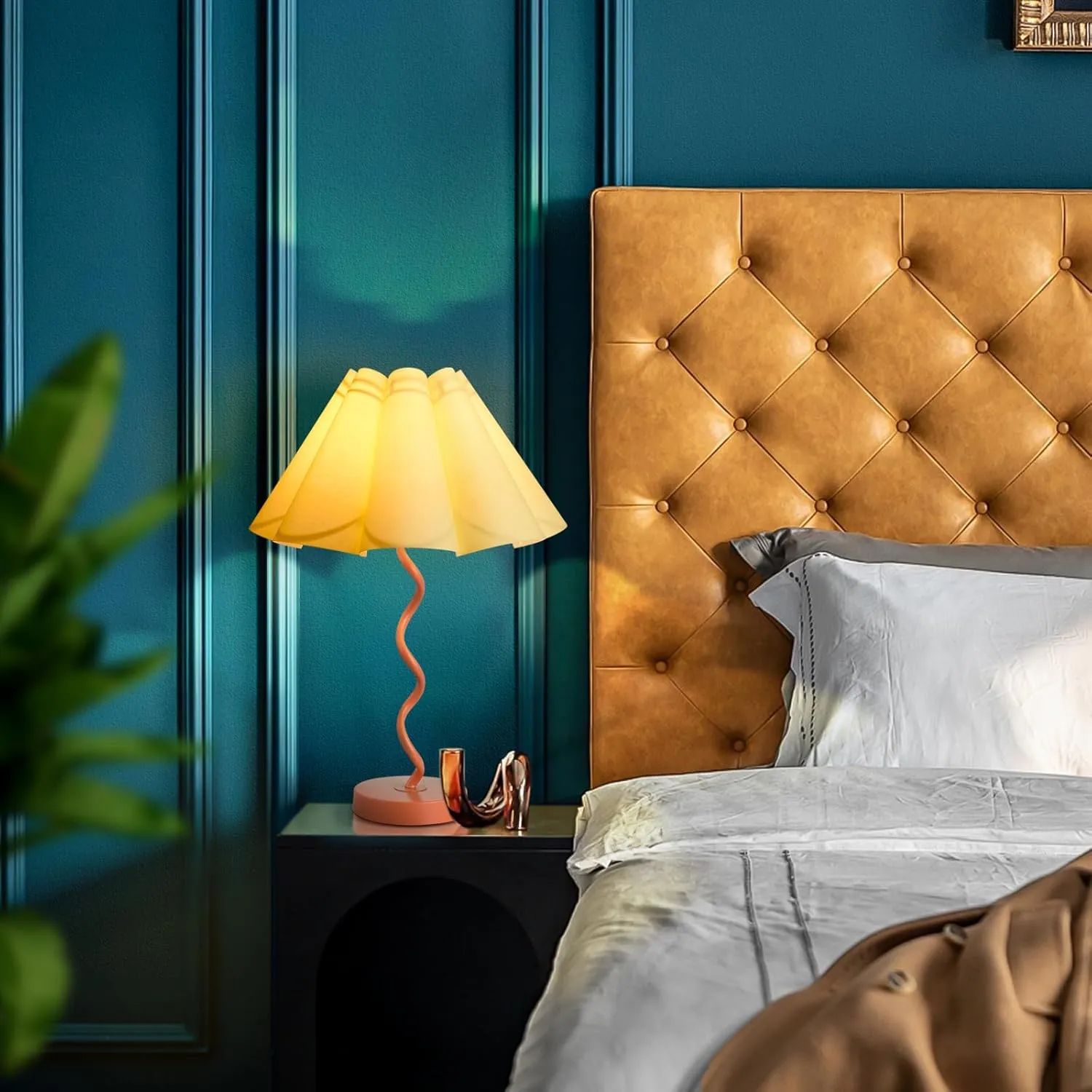 Orange Pleated Table Lamp, Mid Century Modern Table Lamp for Bedroom, Pleated Lamp Shape, MCM Table Lamp Bedside Lamps for Nightstand, Living Room (Orange)