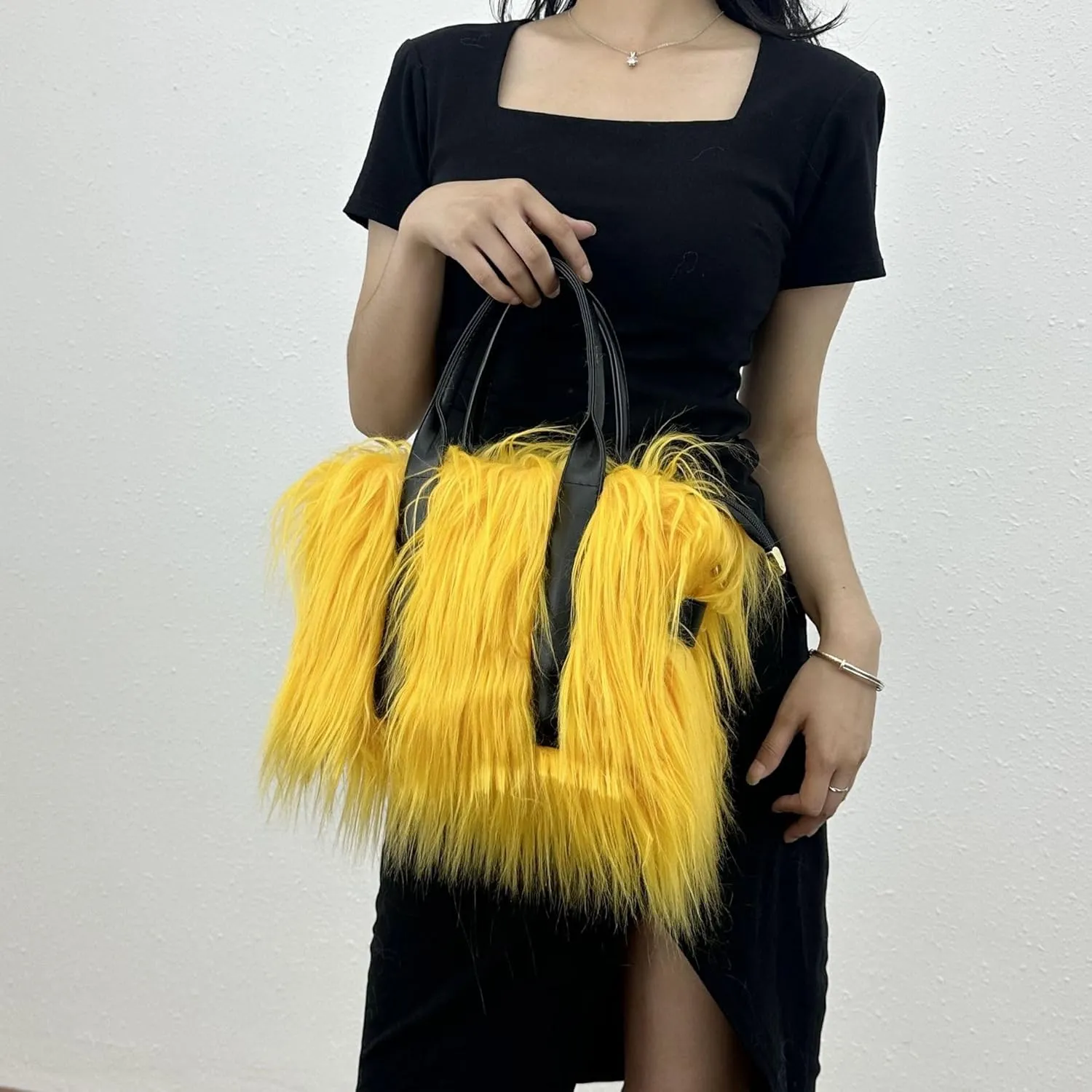 Plush Shoulder Bag for Women Crossbody Soft Fluffy Large Tote Handbag Fuzzy Purse Faux Fur Bag in Winter (Orange)