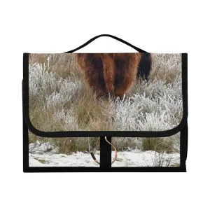 Reddish Brown Scottish Highland Crowd Natural White Winter Landscape 1 PC Hanging Toiletry Wash bag Portable Makeup Organizer Brush Storage Case Portable Travel Cosmetic with Hook