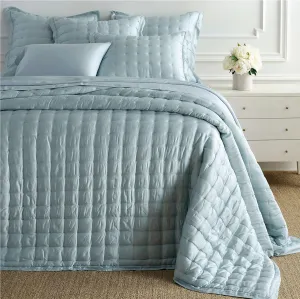 Silken Solid Robin's Egg Blue Puff Blanket, Twin Size, Sky Blue Solid Pattern