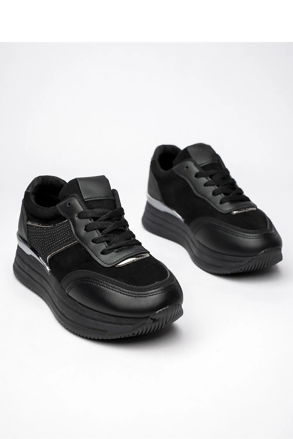 Sport Shoes Inello