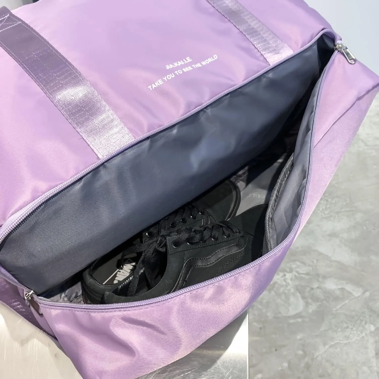 Sports Travel Duffel Bag for Women,Light Gym Bag with Shoe Compartment,Large Capacity Weekender Overnight with Wet Pocket for Lady Travel, Gym, Yoga （Purple）