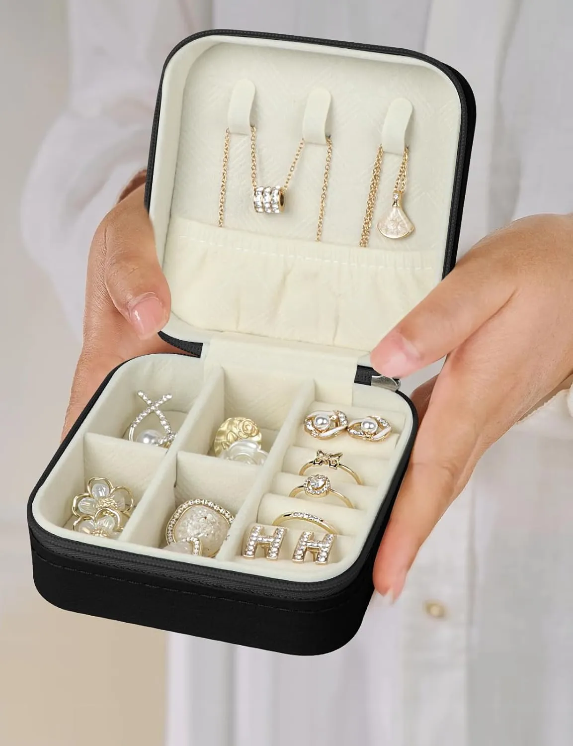 Travel Jewelry Case, Travel Jewelry Box, Mini Jewelry Travel Case, Jewelry Organizer Case, Portable Small Jewelry Organizer Storage Boxes - Best Gift for Women Girls.