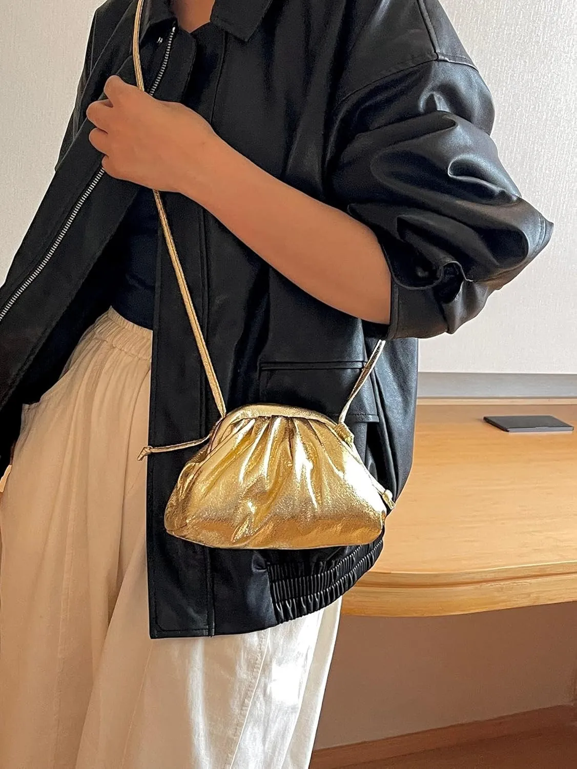 Verdusa Women's Metallic Ruched Clutch Handbags Crossbody Bag Shiny Evening Purse