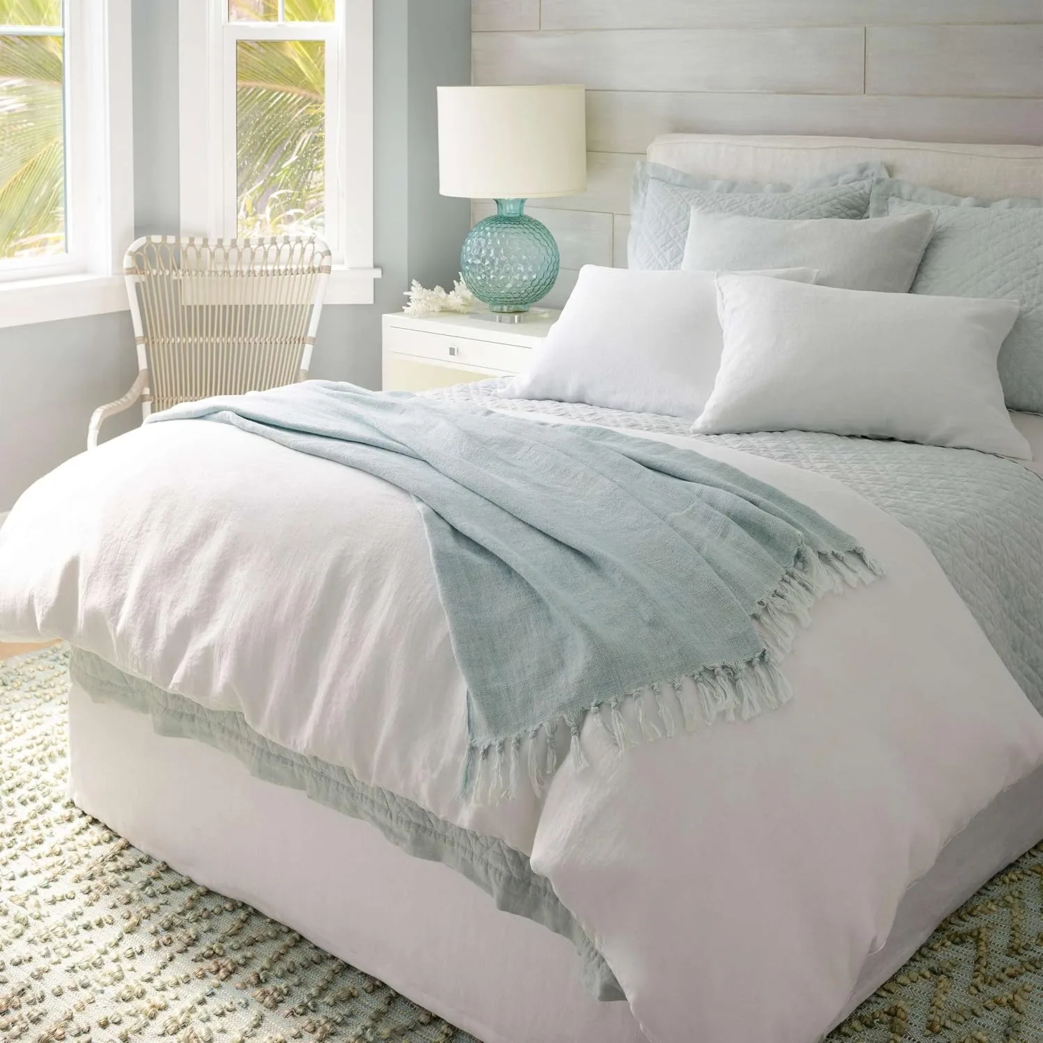 Washed Linen Sky Quilt, King Size, Sky Blue/Blue Solid Pattern