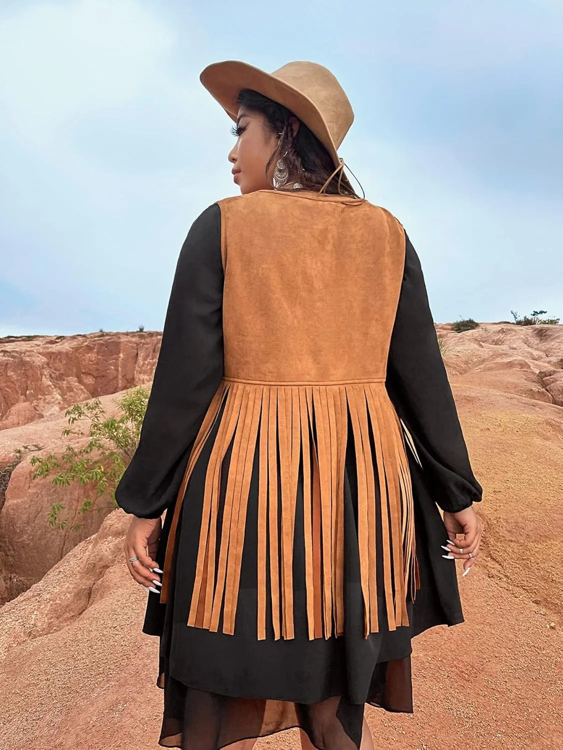 WDIRARA Women's Plus Size Cut Out Tassel Hem Vest Faux Suede Sleeveless Jacket Cardigan