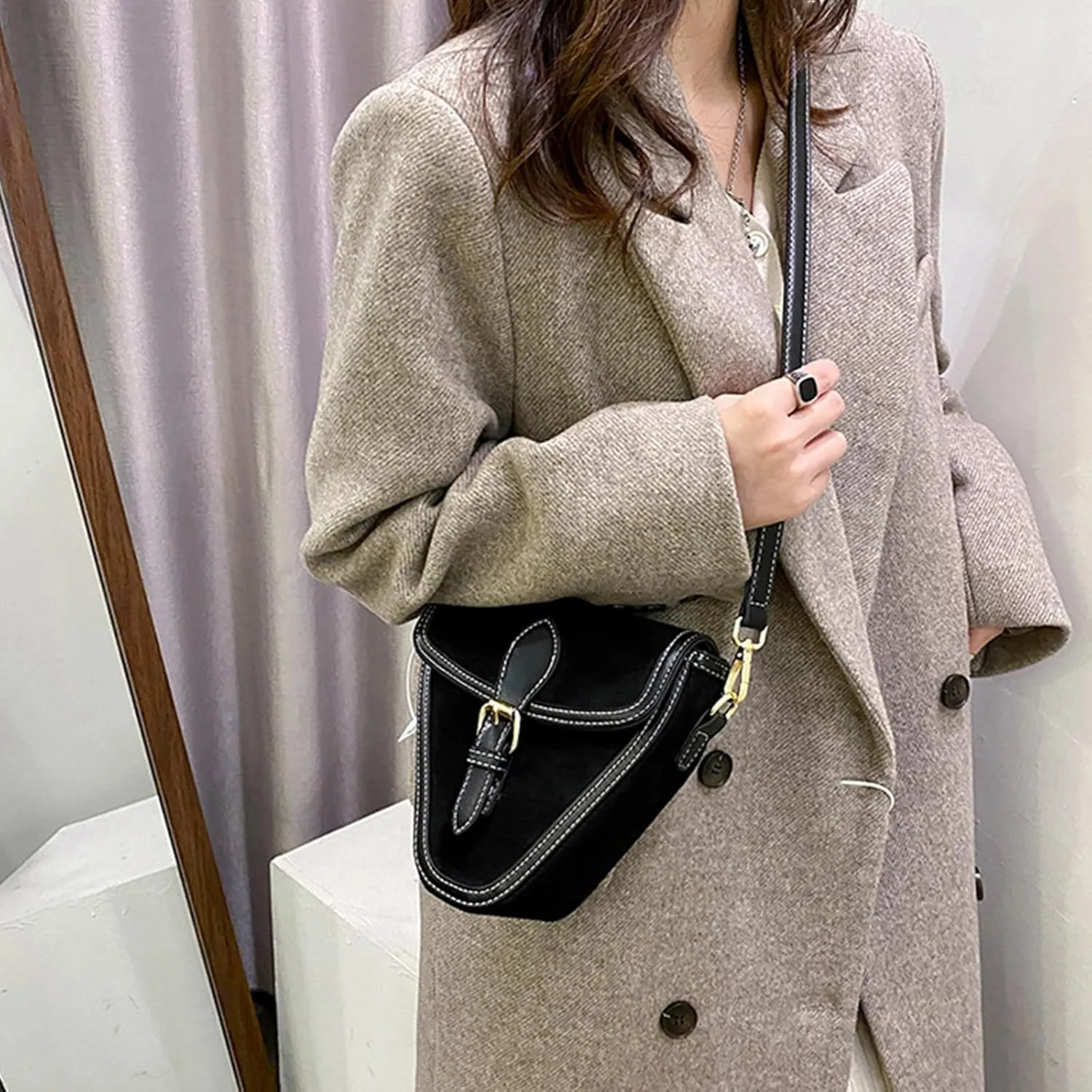 Women Shoulder Bag, Vintage Large Capacity PU Leather Triangle Purse Button Closure Crossbody Bag
