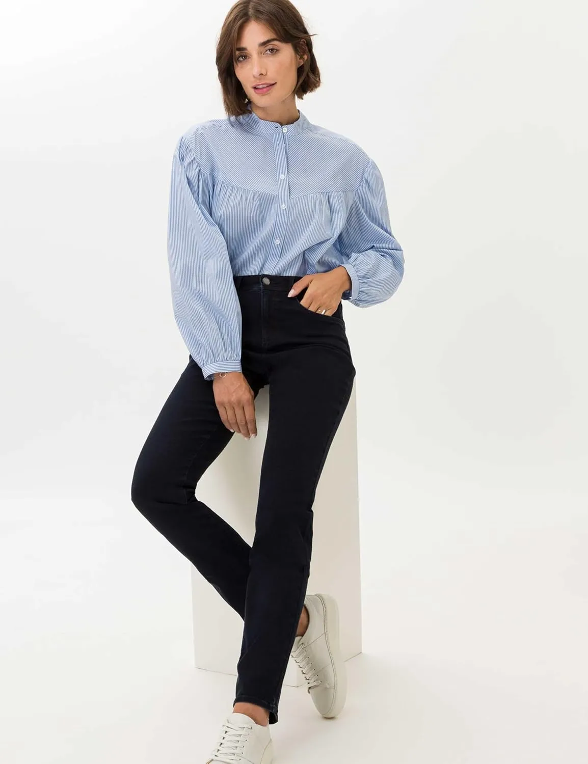 Women's Straight Jeans